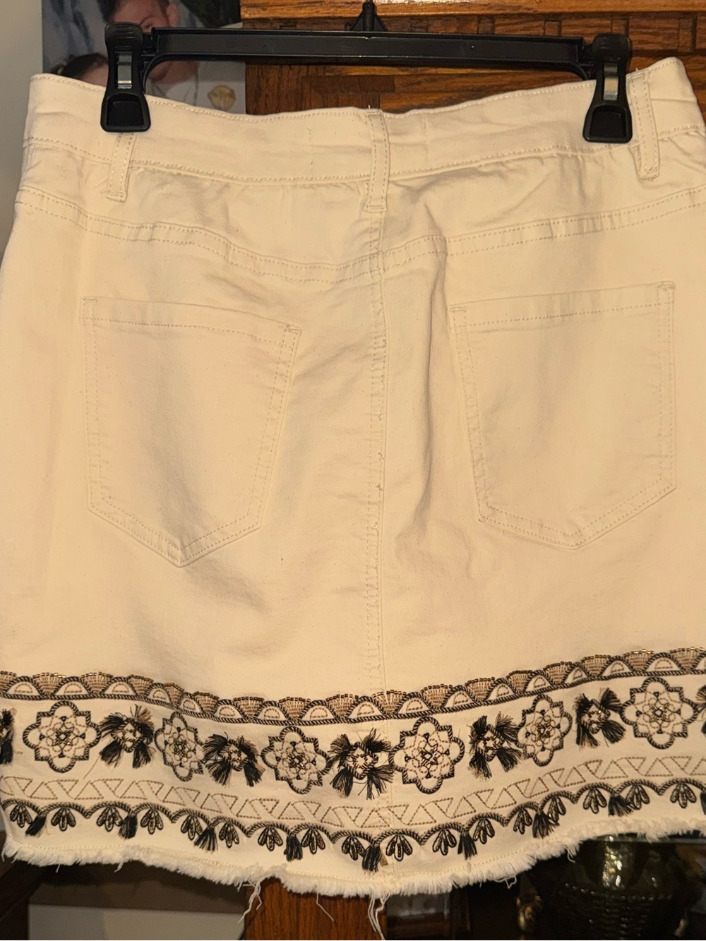 Charlie B Embroidered Hem Twill Skort Size 10 Natural NWT C7093-677B